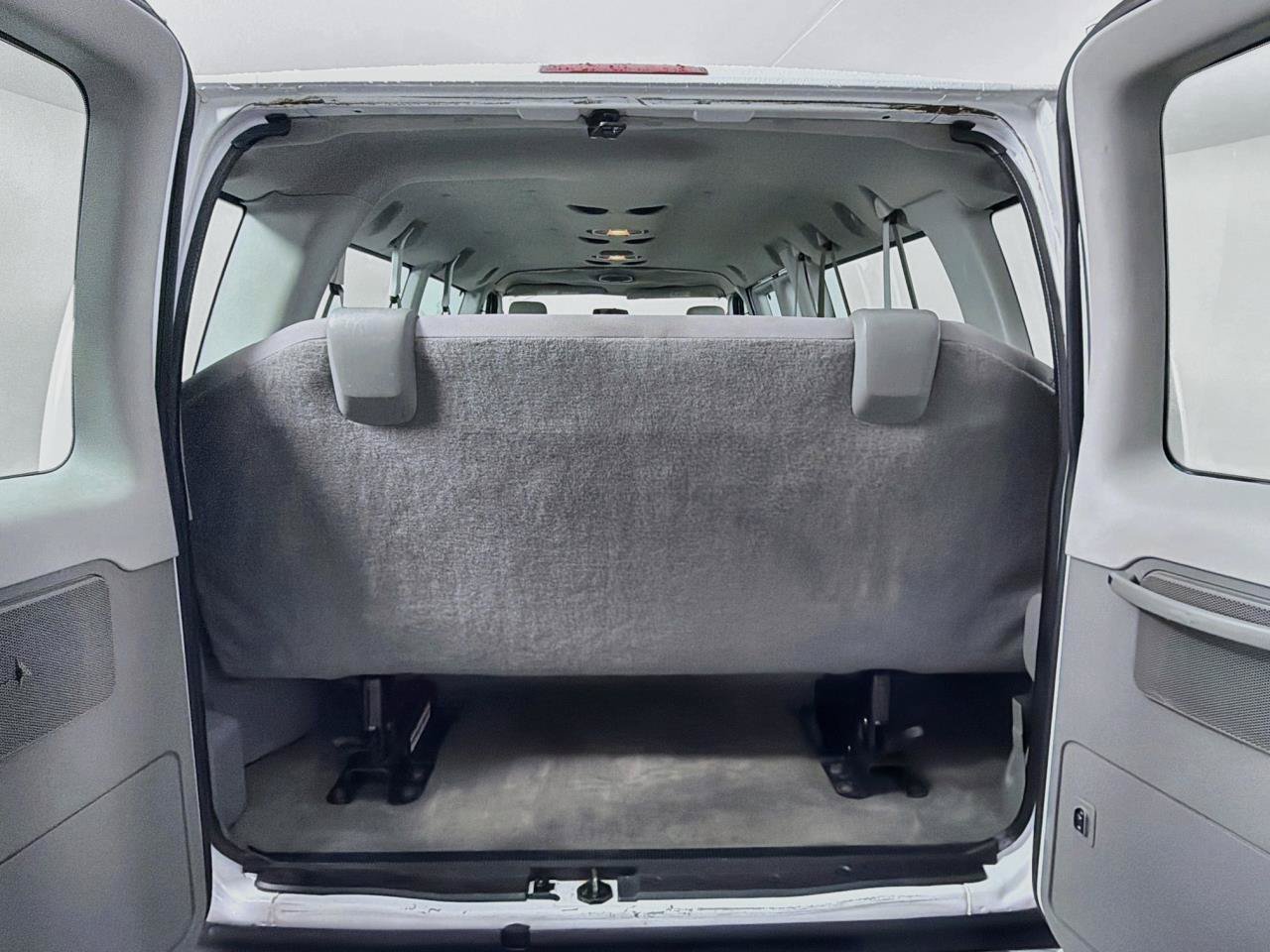 Used 2014 Ford E-350 and Econoline 350 XLT RWD image 38