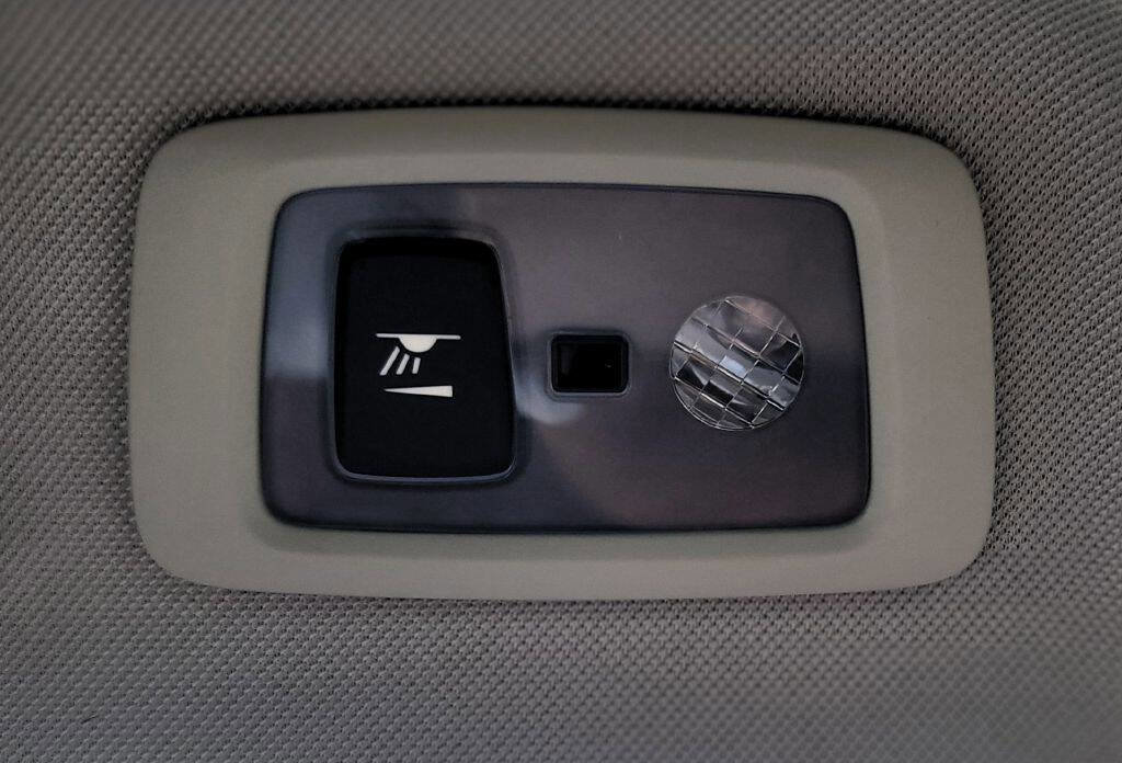 Used 2019 Volvo S60 T5 Momentum w/ Premium Package image 11