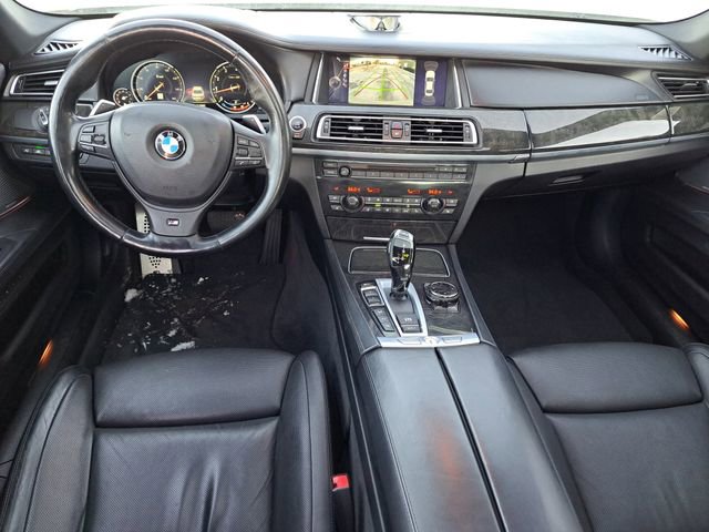 Used 2014 BMW 750Li xDrive image 26