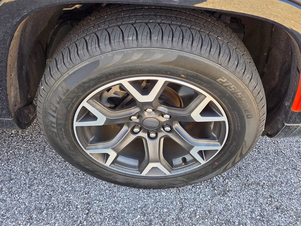 Used 2023 Jeep Wagoneer L Series III w/ Preferred Equipment Group image 16