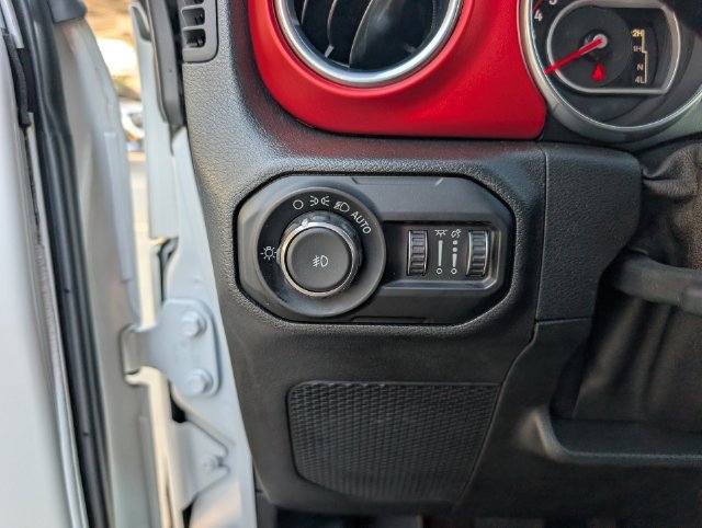 Used 2018 Jeep Wrangler Unlimited Rubicon AWD/4WD image 11