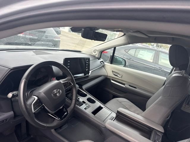 Certified 2023 Toyota Sienna Limited AWD/4WD image 12