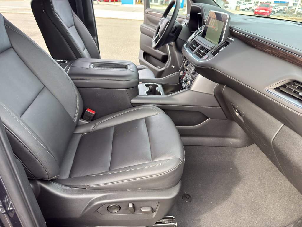 Used 2024 Chevrolet Suburban LT image 33