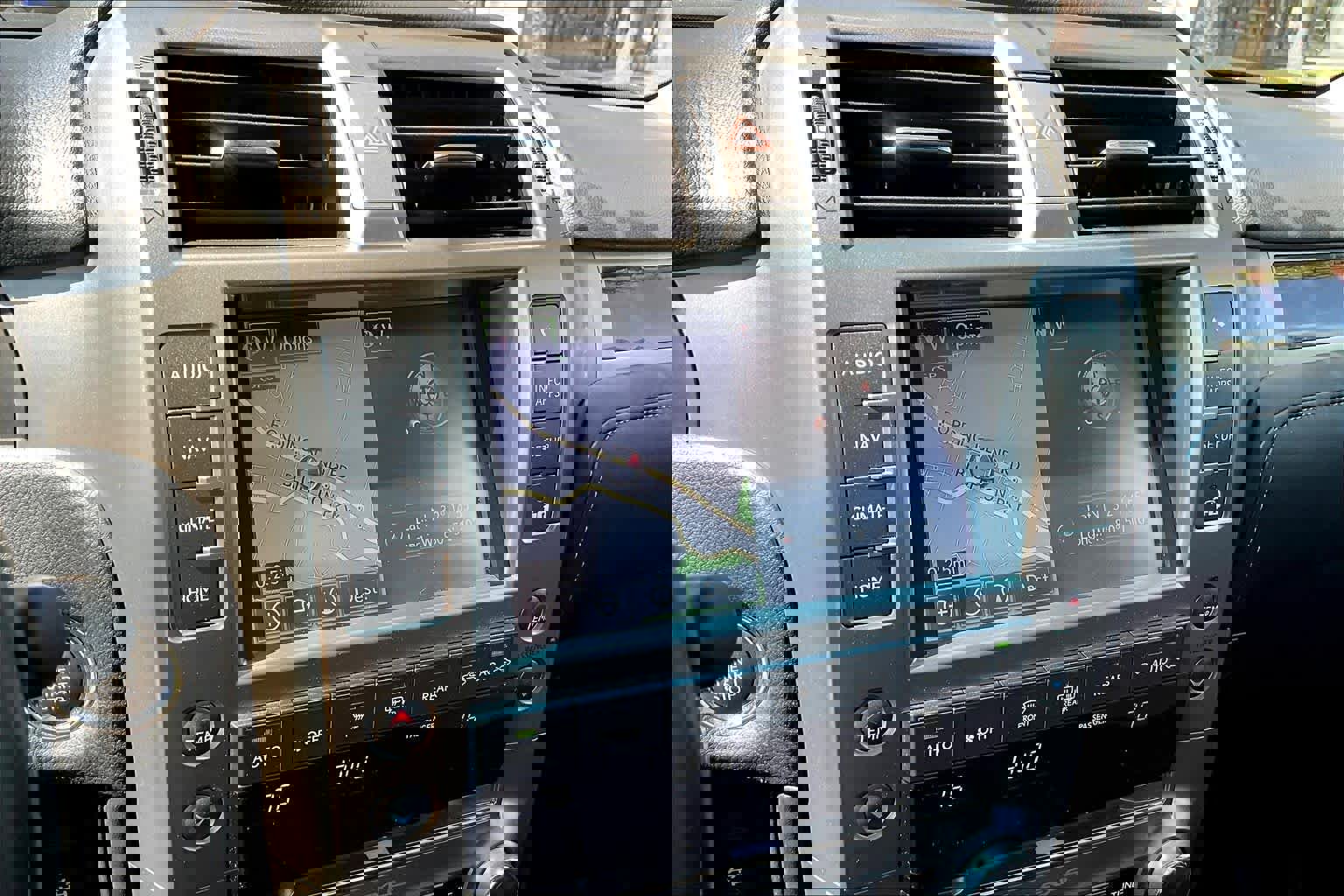 Used 2015 Lexus GX 460 w/ Premium Package image 35