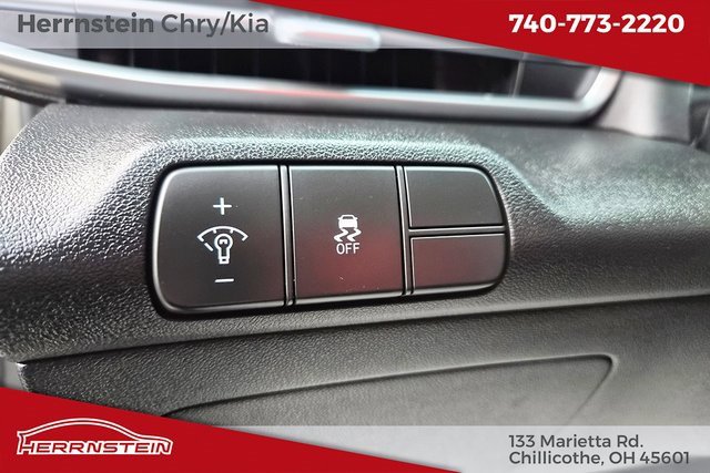 Used 2024 Hyundai Elantra SEL image 18