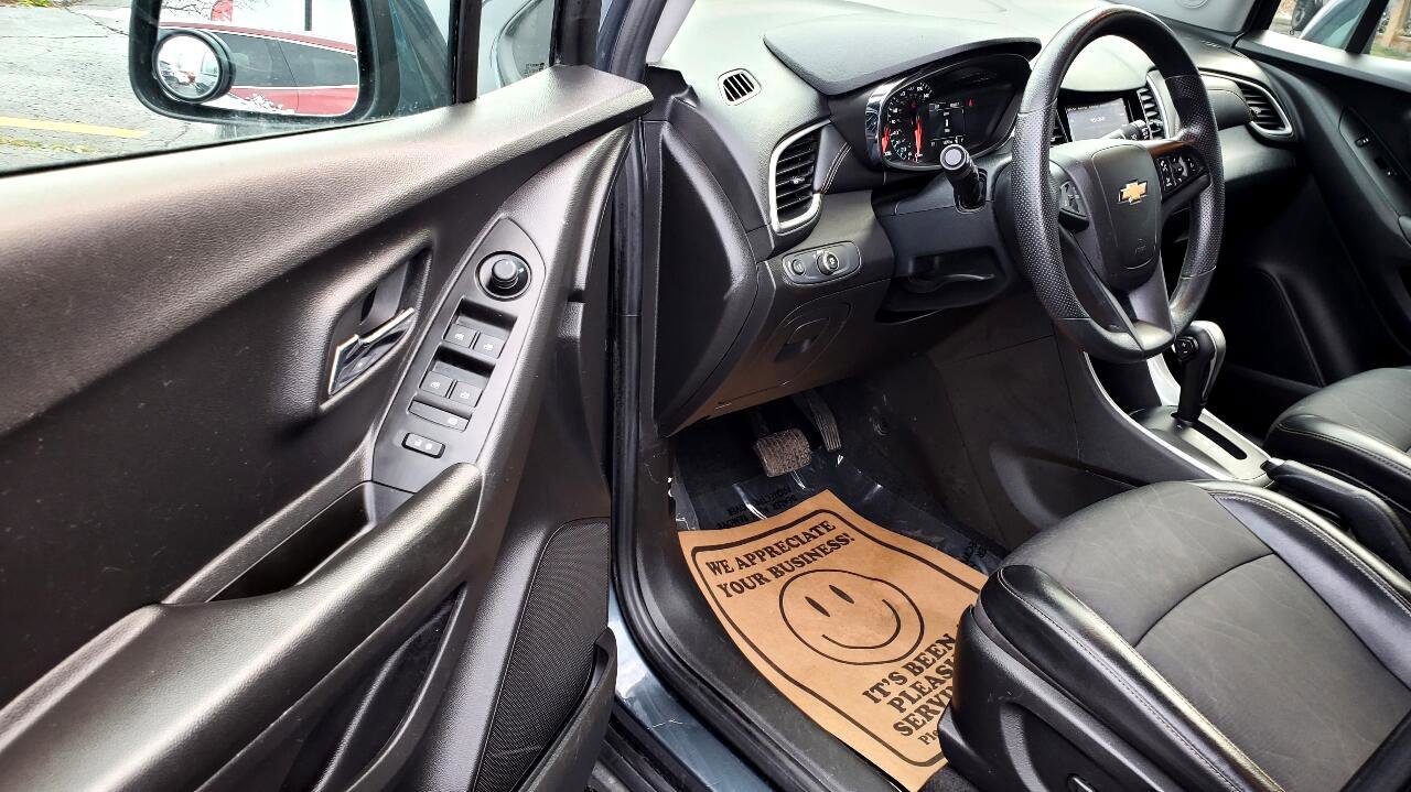 Used 2021 Chevrolet Trax LT image 12