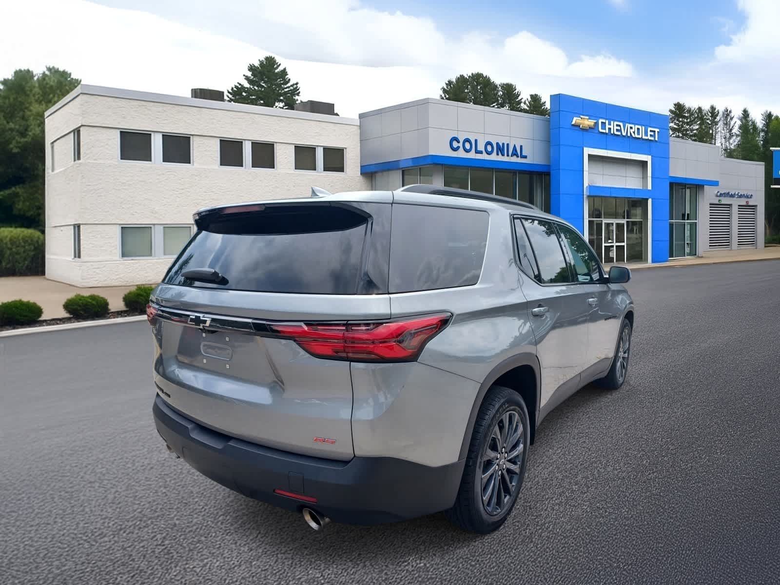 Used 2023 Chevrolet Traverse RS AWD/4WD image 4