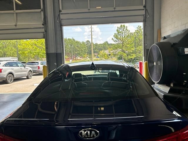 Used 2017 Kia Optima SX FWD image 6
