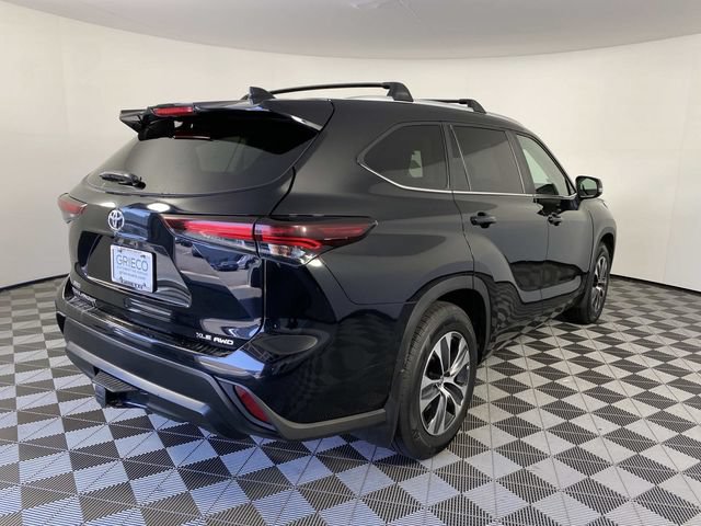 Used 2024 Toyota Highlander XLE AWD/4WD image 10