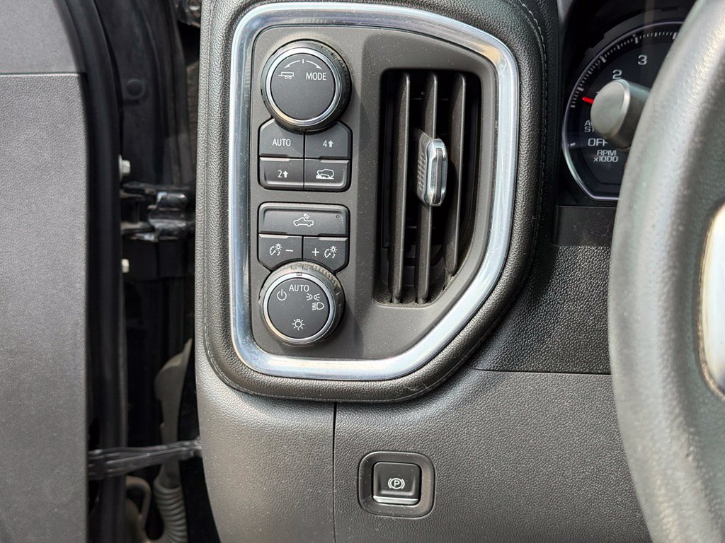 Used 2020 Chevrolet Silverado 1500 LT w/ LT Value Package AWD/4WD image 18