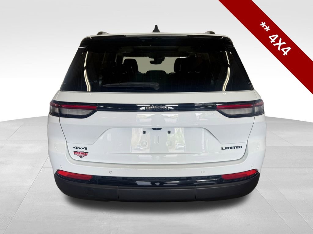 Used 2024 Jeep Grand Cherokee Limited w/ Black Appearance Package AWD/4WD image 4