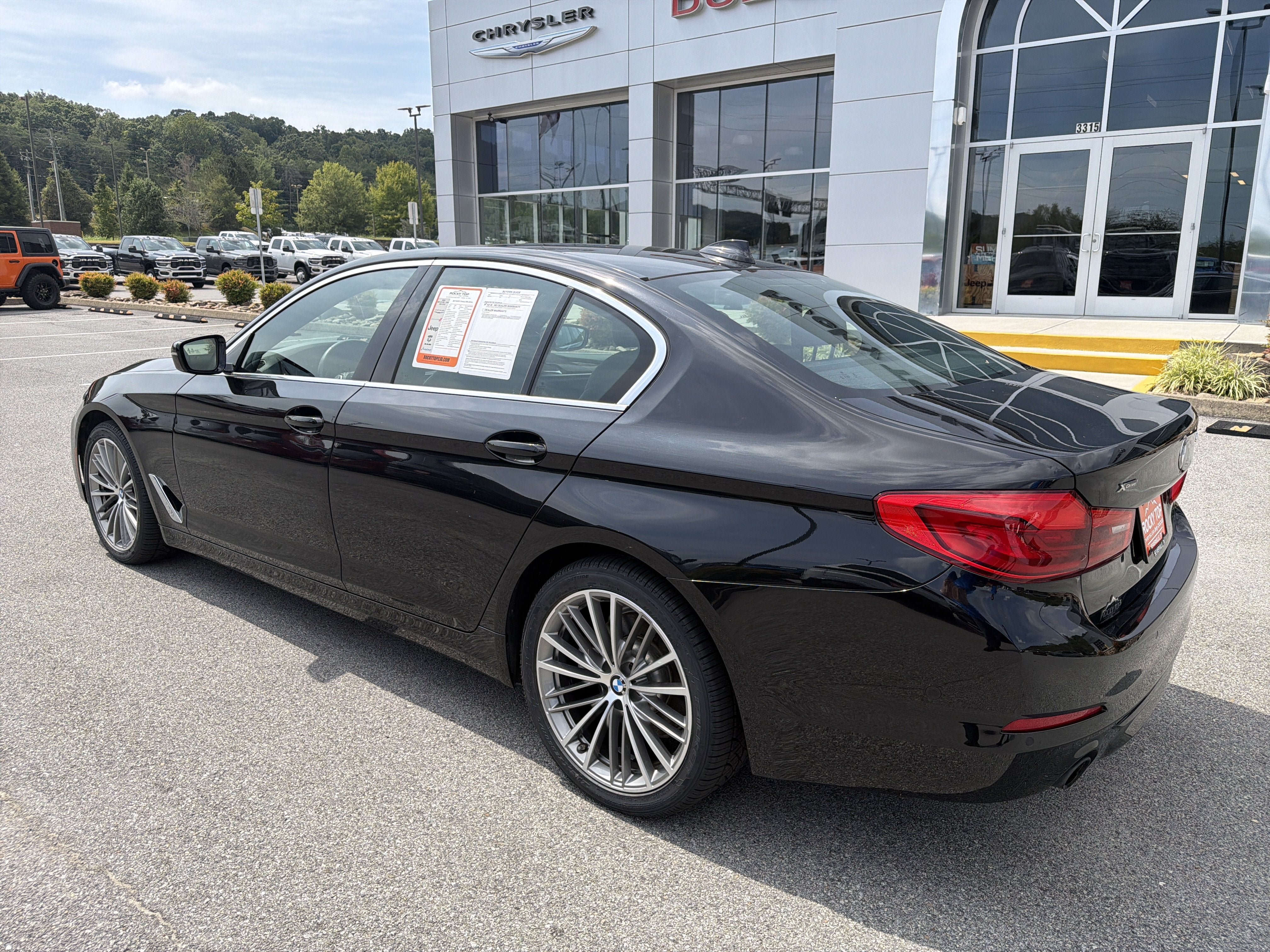 Used 2019 BMW 530i xDrive AWD/4WD image 10