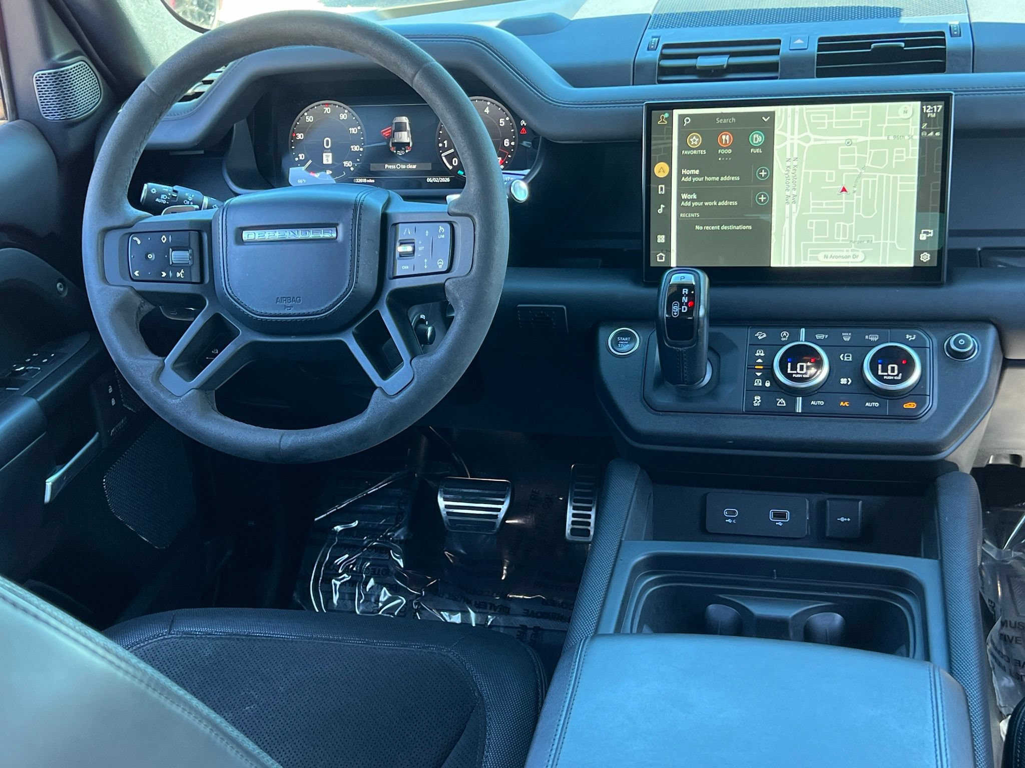 Used 2023 Land Rover Defender 110 V8 AWD/4WD image 16