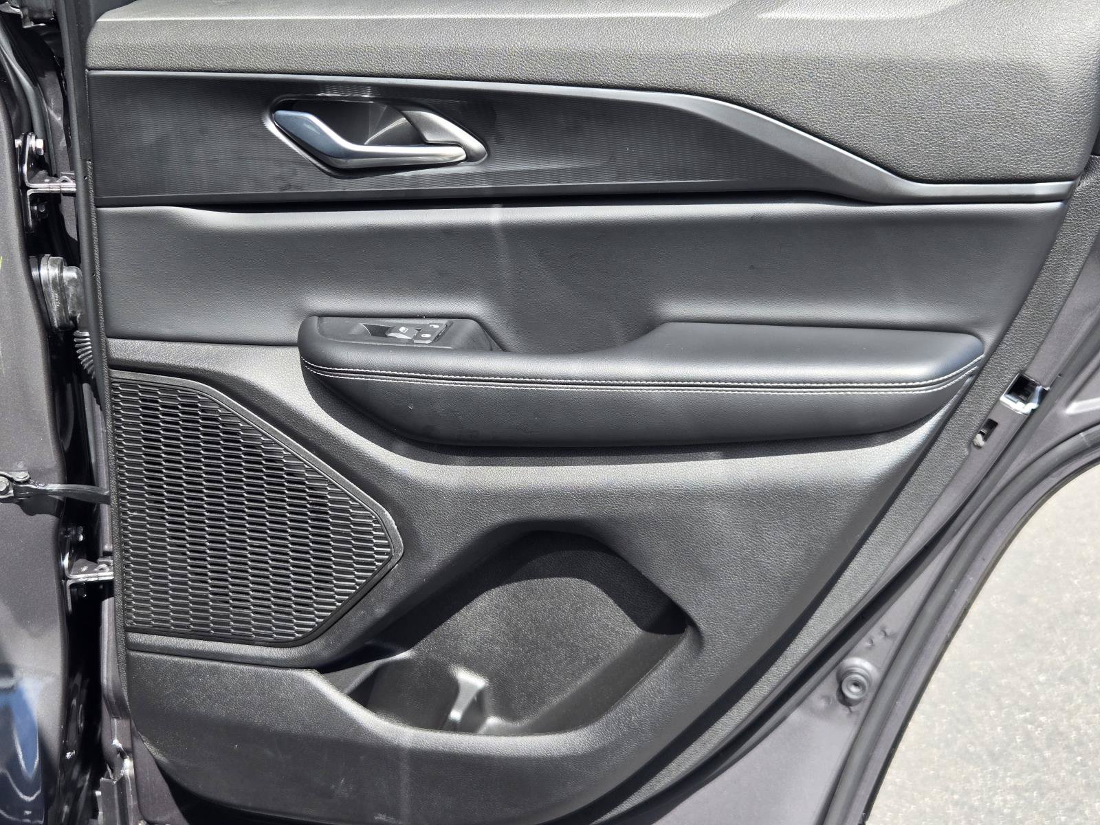 Certified 2025 Jeep Grand Cherokee Altitude RWD image 31