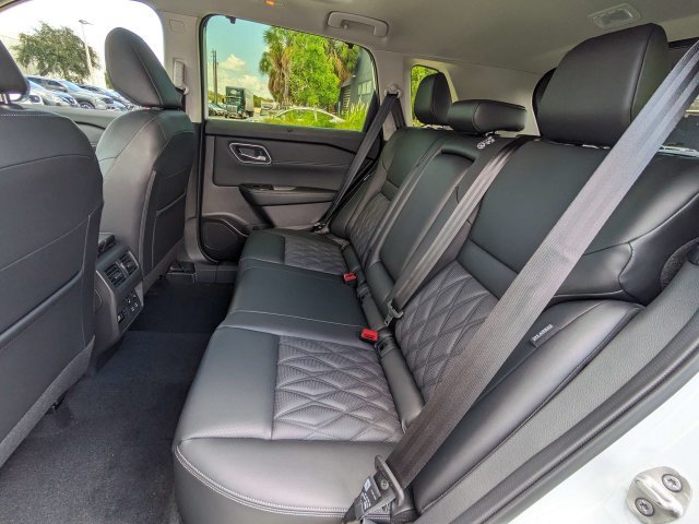 New 2026 Nissan Rogue Platinum AWD/4WD image 15