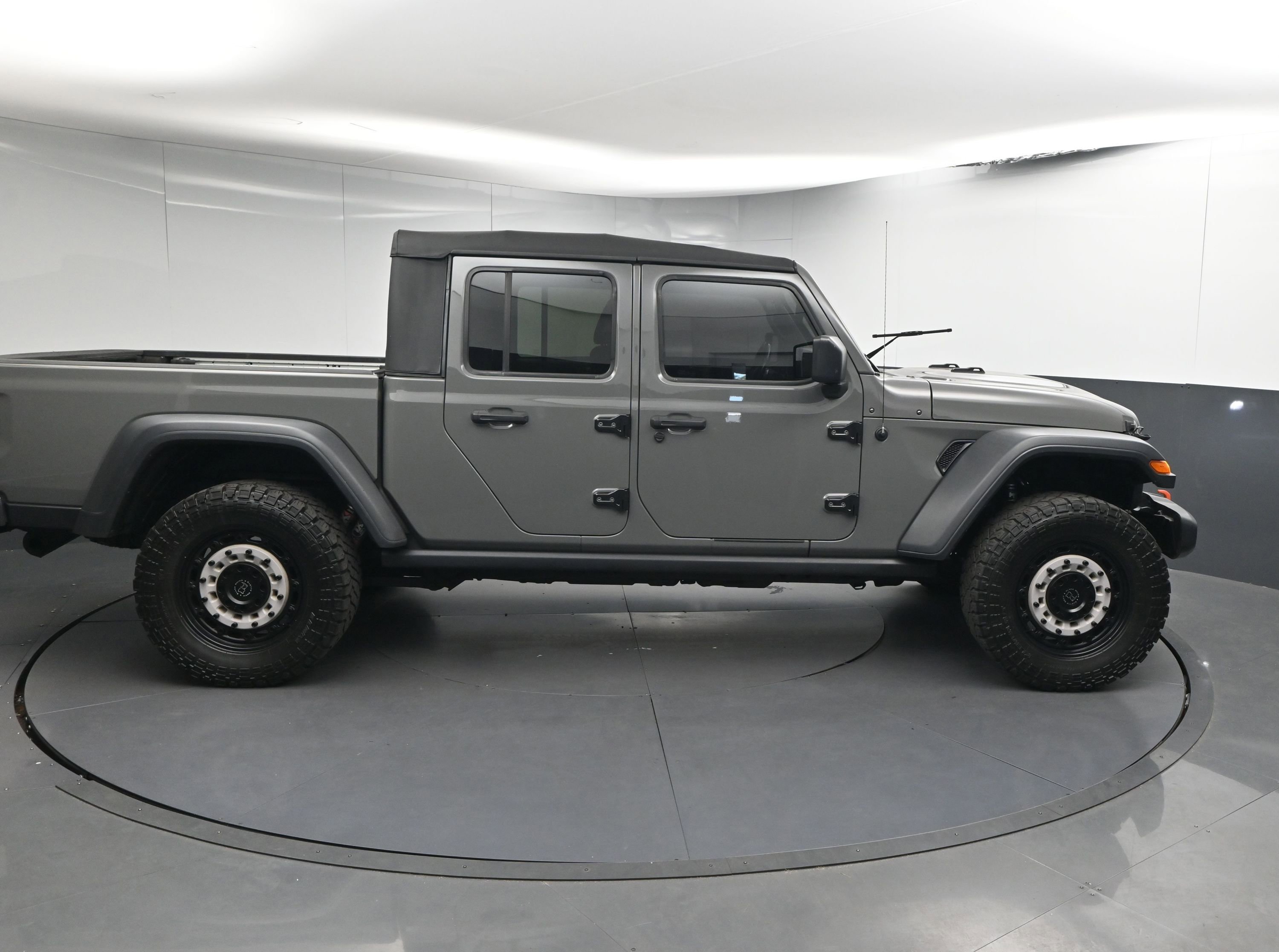 Used 2020 Jeep Gladiator Mojave image 9
