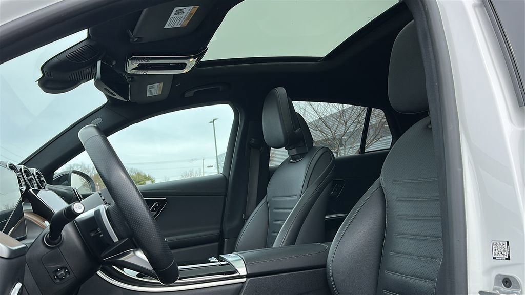 Used 2024 Mercedes-Benz GLC 300 4MATIC image 11