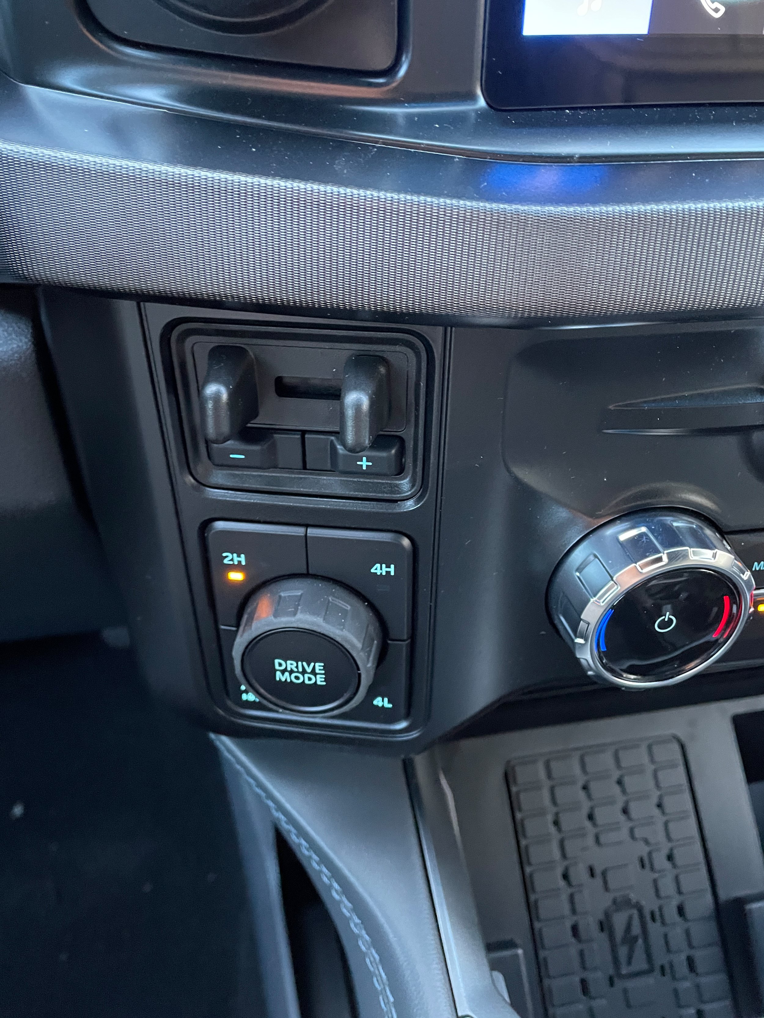 New 2026 Ford F250 Platinum AWD/4WD image 25