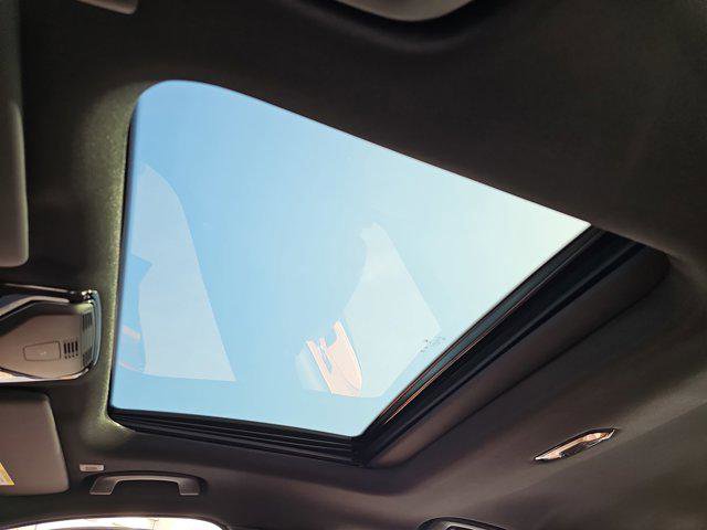 New 2026 BMW 330i Sedan w/ Premium Package image 30