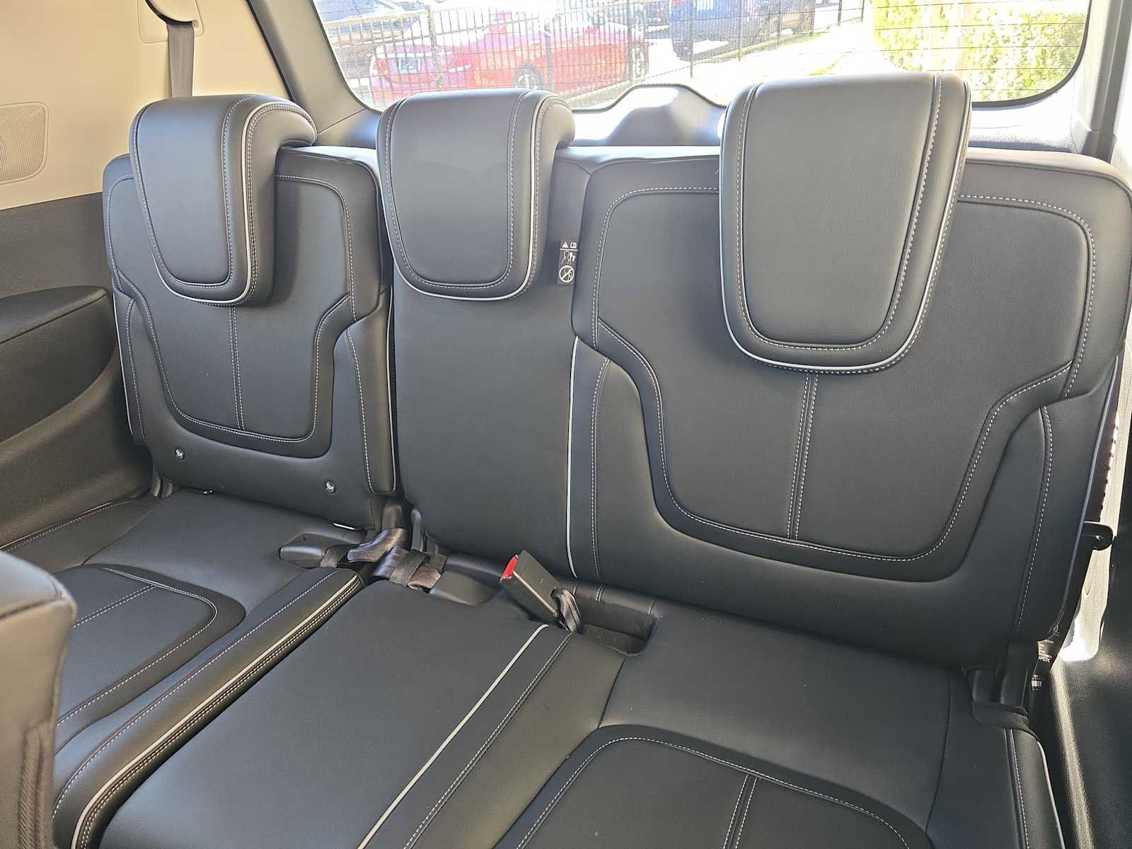 Certified 2025 INFINITI QX80 Sensory image 10