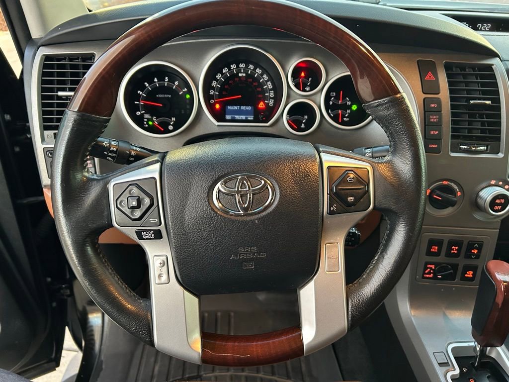 Used 2014 Toyota Sequoia Platinum image 26