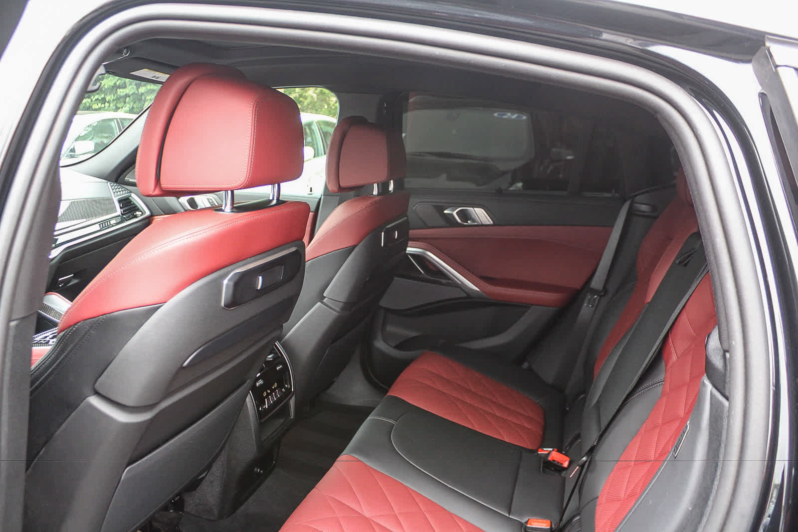 Used 2025 BMW X6 M60i w/ Executive Package AWD/4WD image 17
