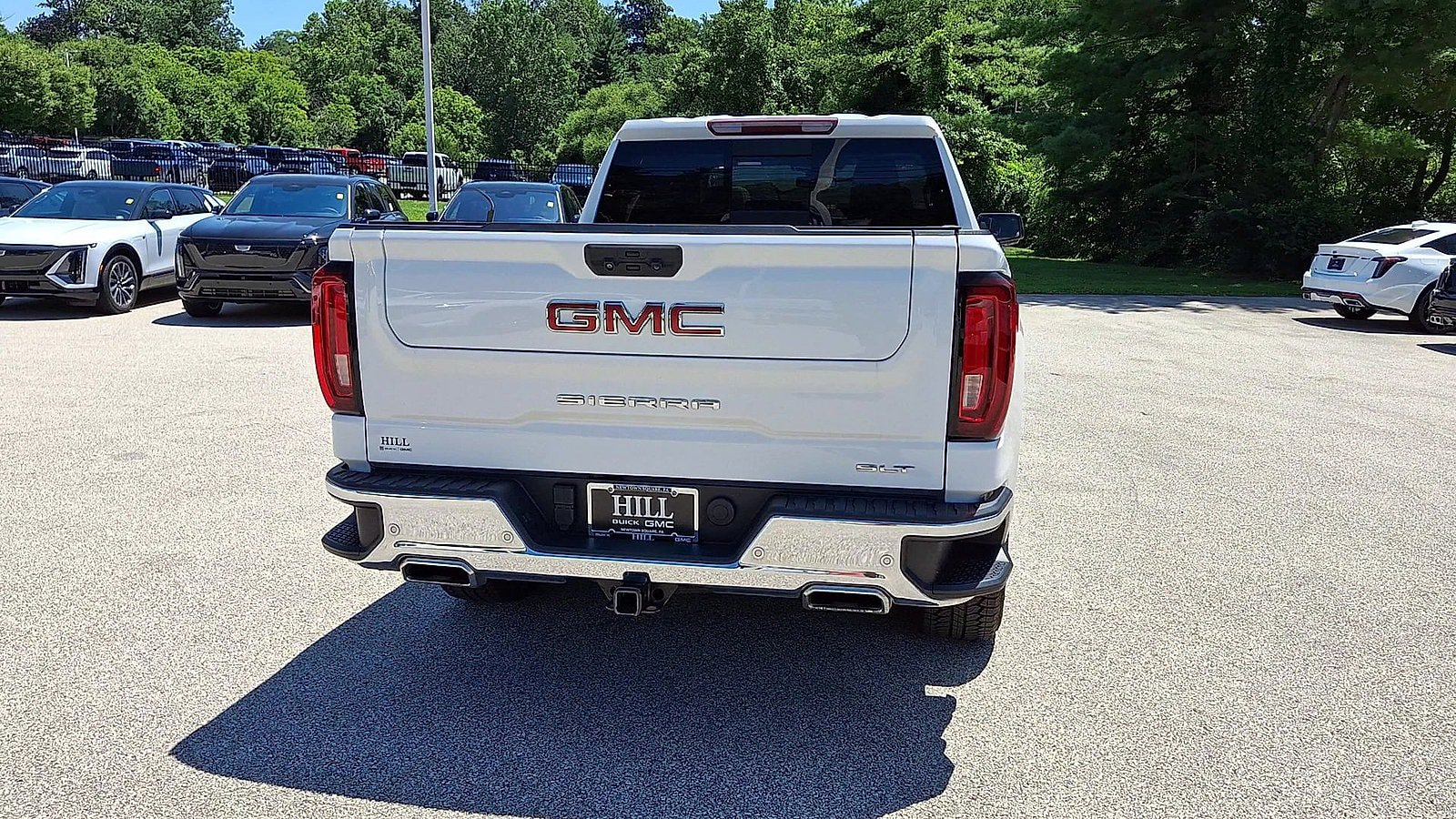 Used 2022 GMC Sierra 1500 SLT w/ SLT Premium Plus Package AWD/4WD image 8