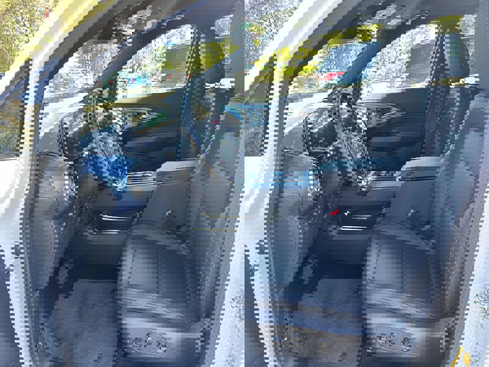 Certified 2025 Chevrolet Equinox EV LT w/ Convenience Package image 16