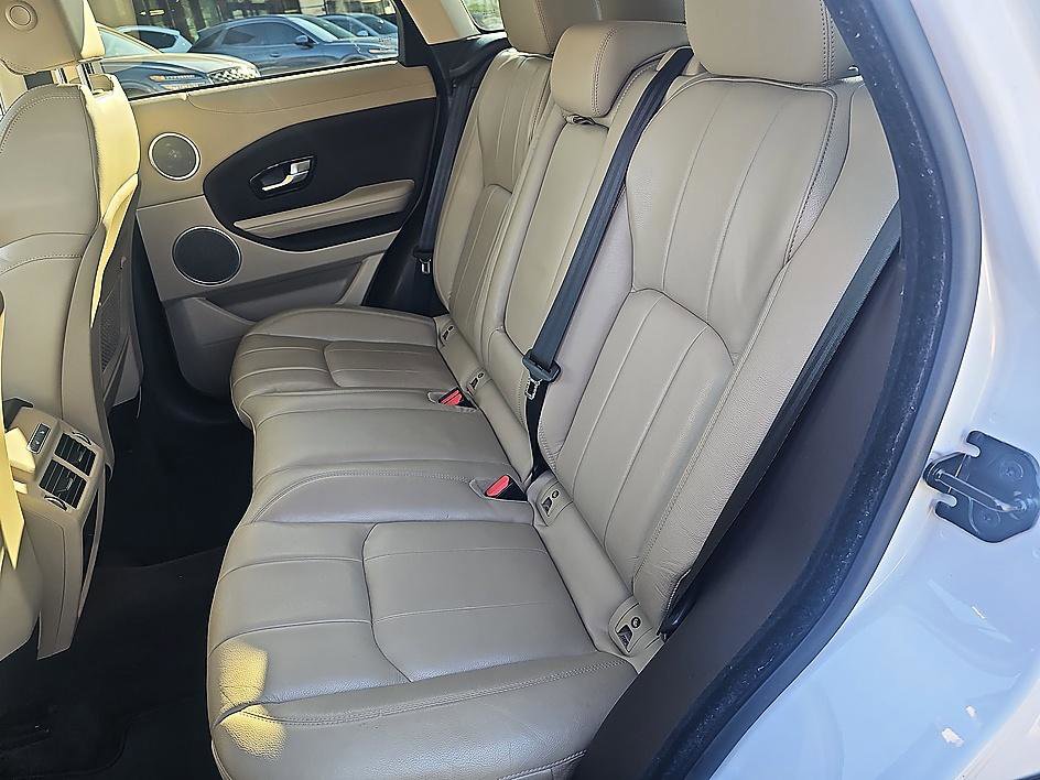 Used 2017 Land Rover Range Rover Evoque SE Premium image 29