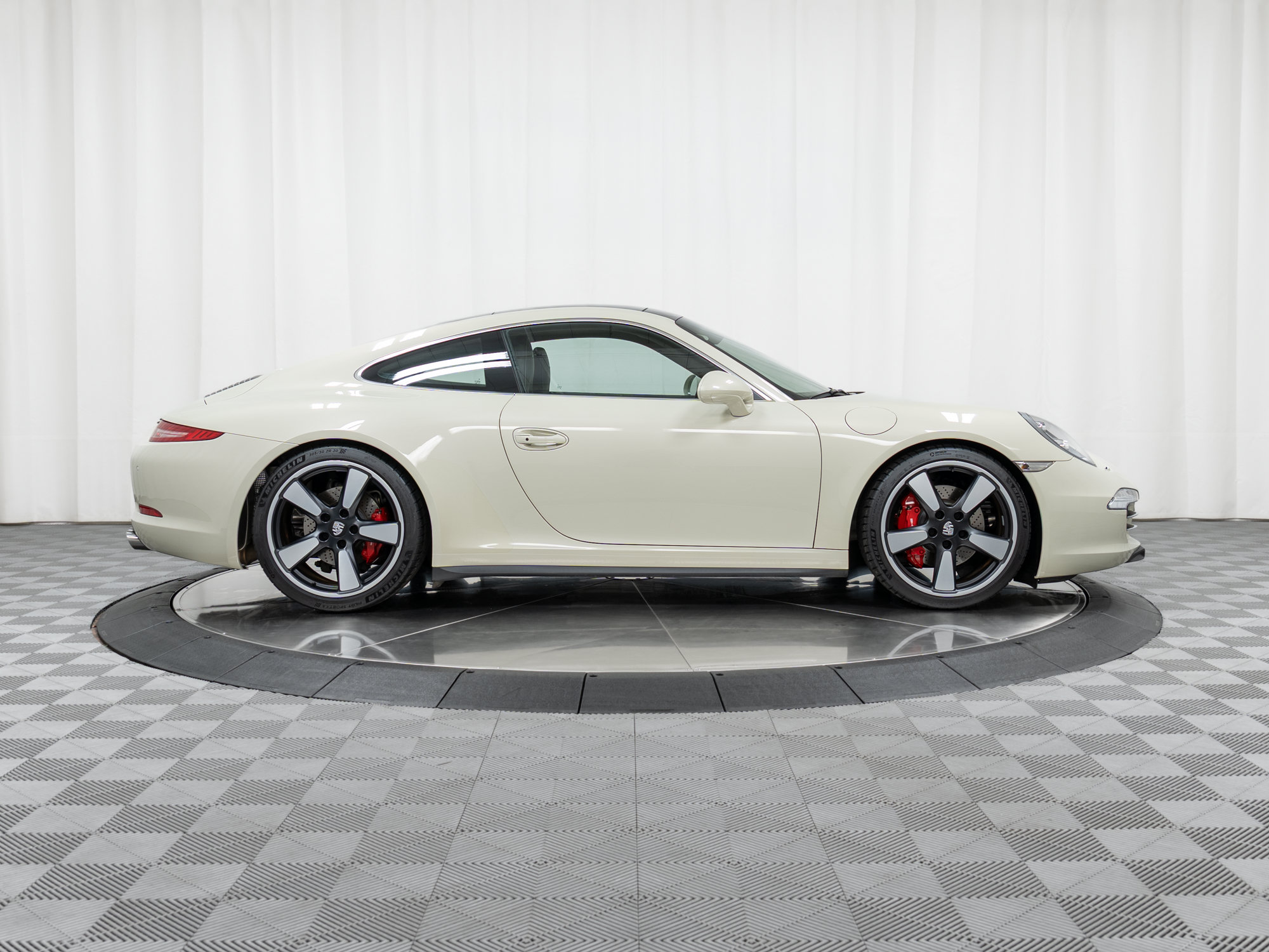 Certified 2014 Porsche 911 50th Anniversary Edition RWD image 8