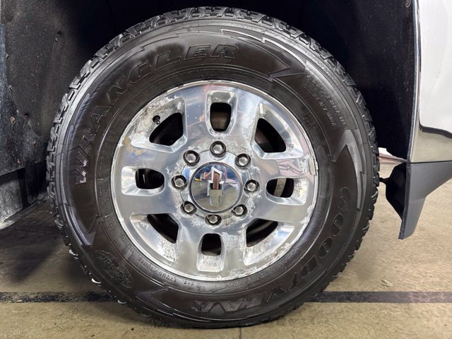 Used 2015 Chevrolet Silverado 2500 LTZ AWD/4WD image 12