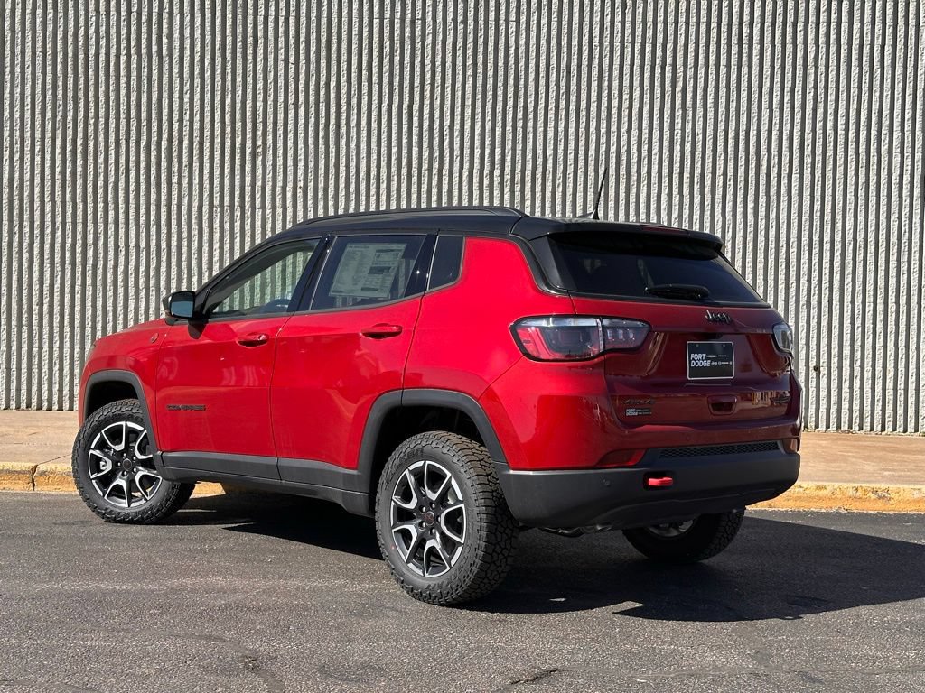 New 2026 Jeep Compass Trailhawk w/ Sun, Sound & Navigation Group AWD/4WD image 3