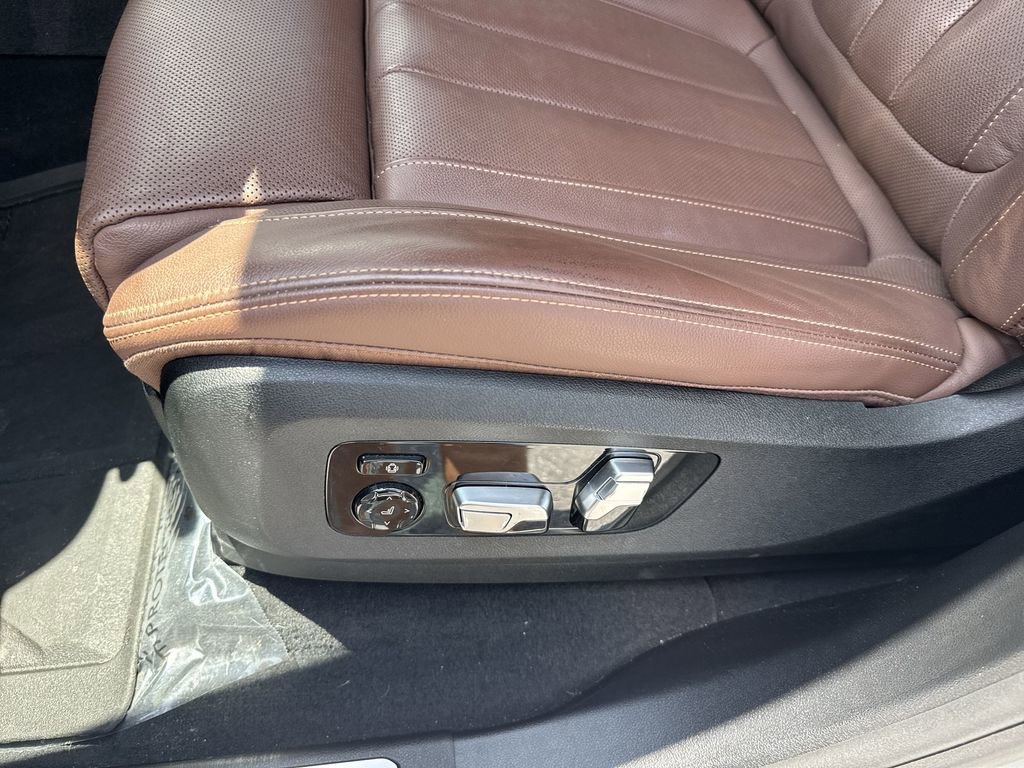 Used 2019 BMW X5 xDrive50i w/ M Sport Package AWD/4WD image 40