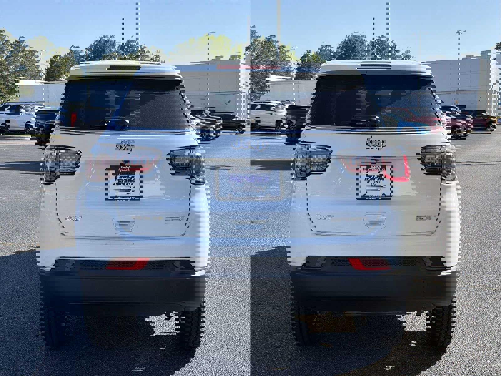 Used 2022 Jeep Compass Sport image 9