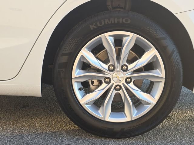 Used 2023 Chevrolet Malibu LT FWD image 32