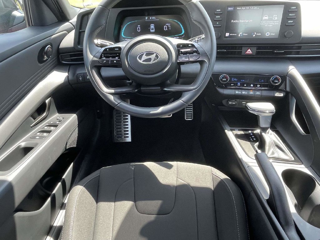 Used 2025 Hyundai Elantra Sport FWD image 6