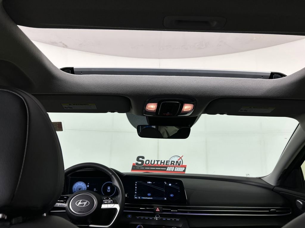 Certified 2024 Hyundai Elantra Limited image 19