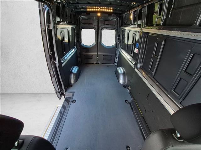 Used 2023 Mercedes-Benz Sprinter 2500 image 18