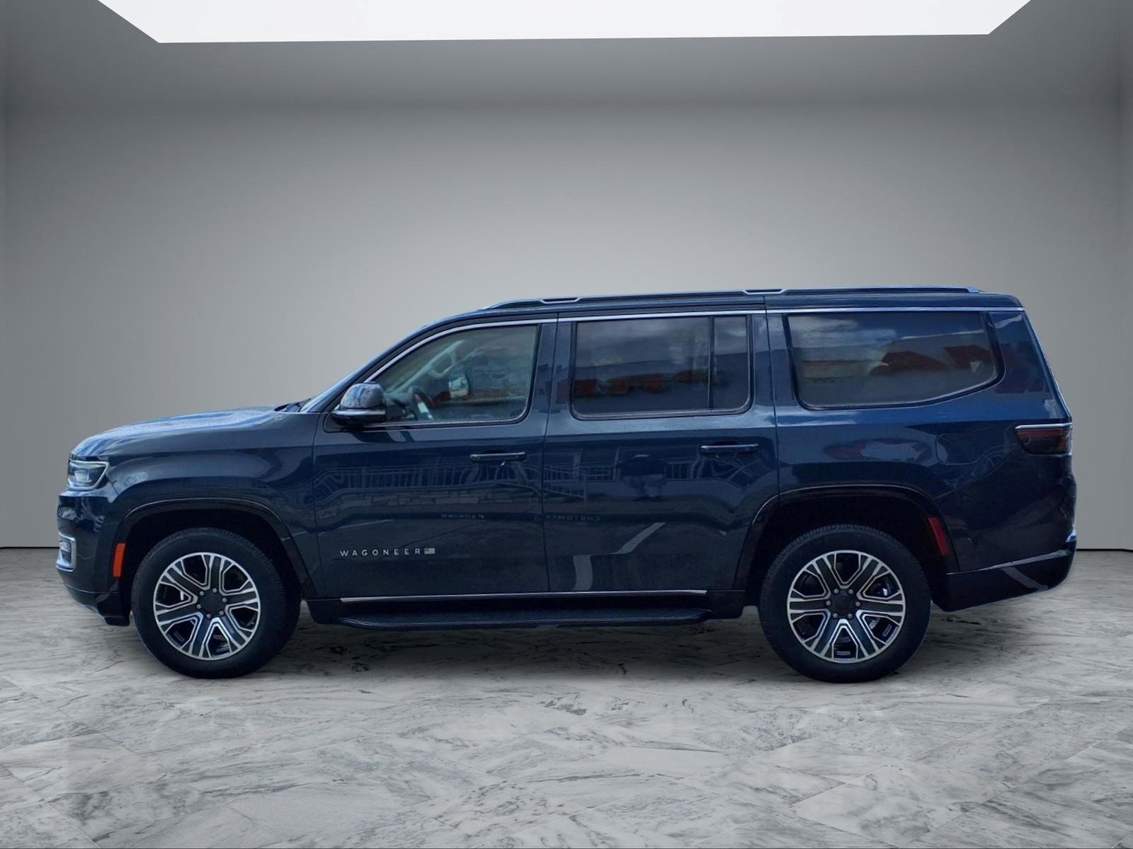 Used 2023 Jeep Wagoneer Series II w/ Flexible Seating Group RWD image 4