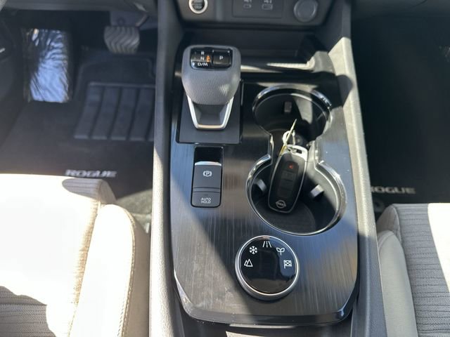 Certified 2023 Nissan Rogue SV image 25