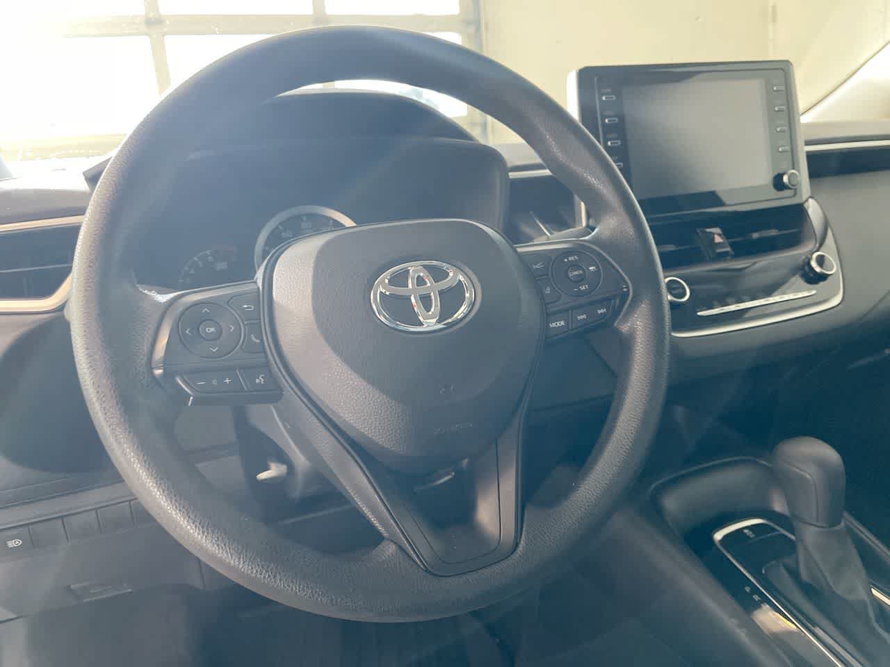 Used 2020 Toyota Corolla LE FWD image 14