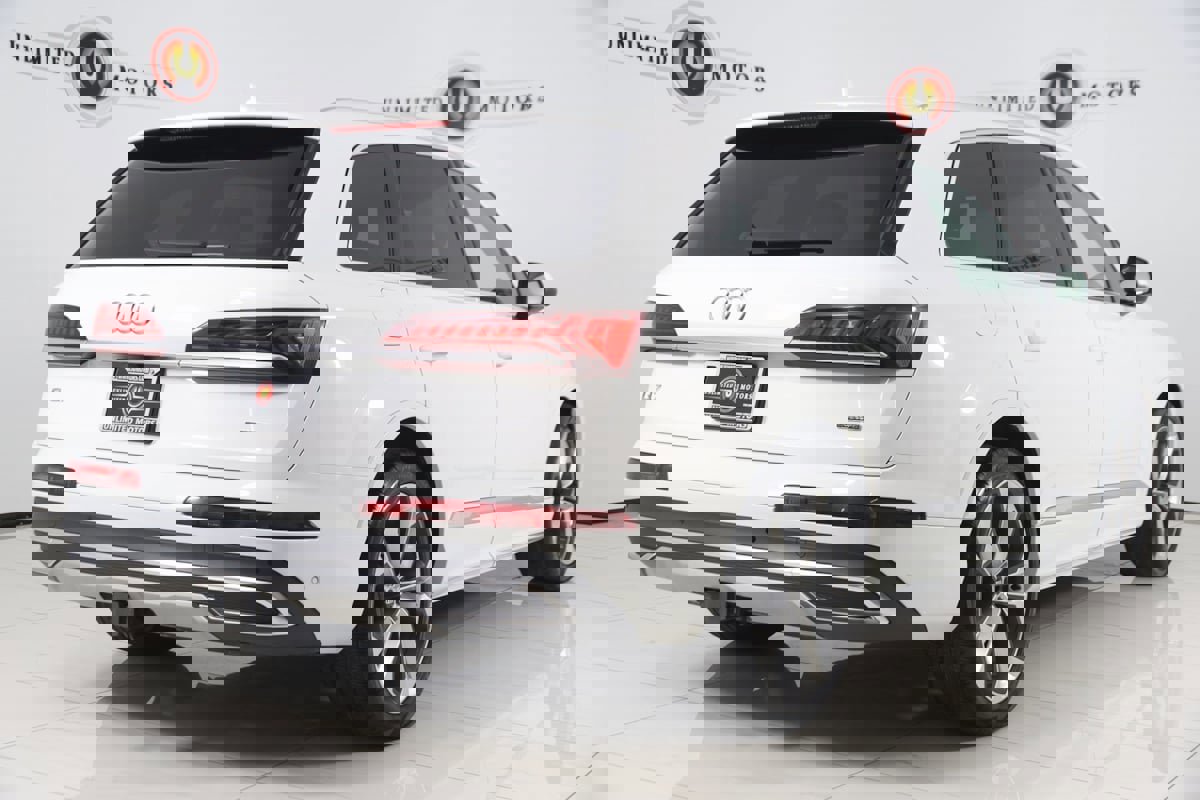 Used 2021 Audi Q7 3.0T Prestige w/ Prestige Package image 3