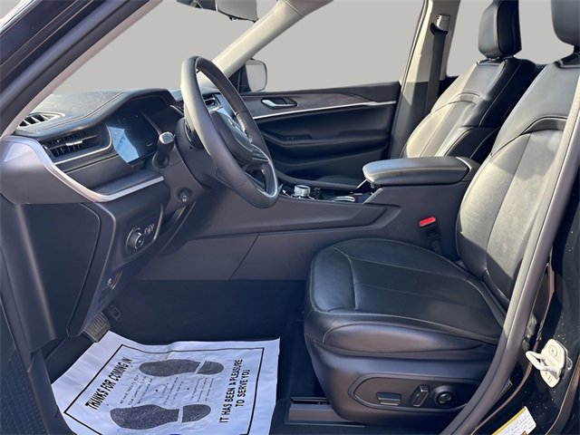 Used 2023 Jeep Grand Cherokee Limited w/ Luxury Tech Group II image 7