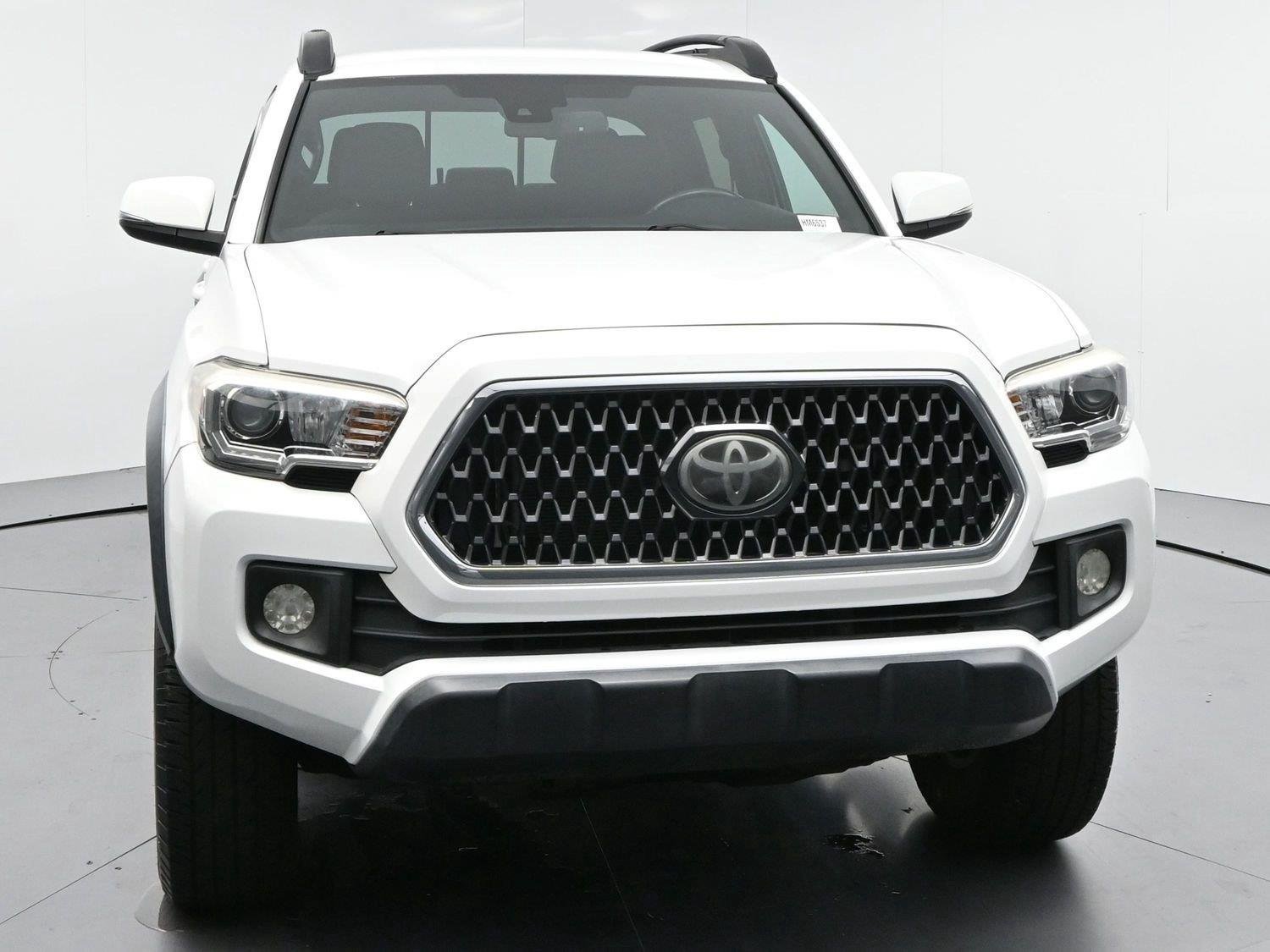 Used 2018 Toyota Tacoma TRD Off-Road AWD/4WD image 2