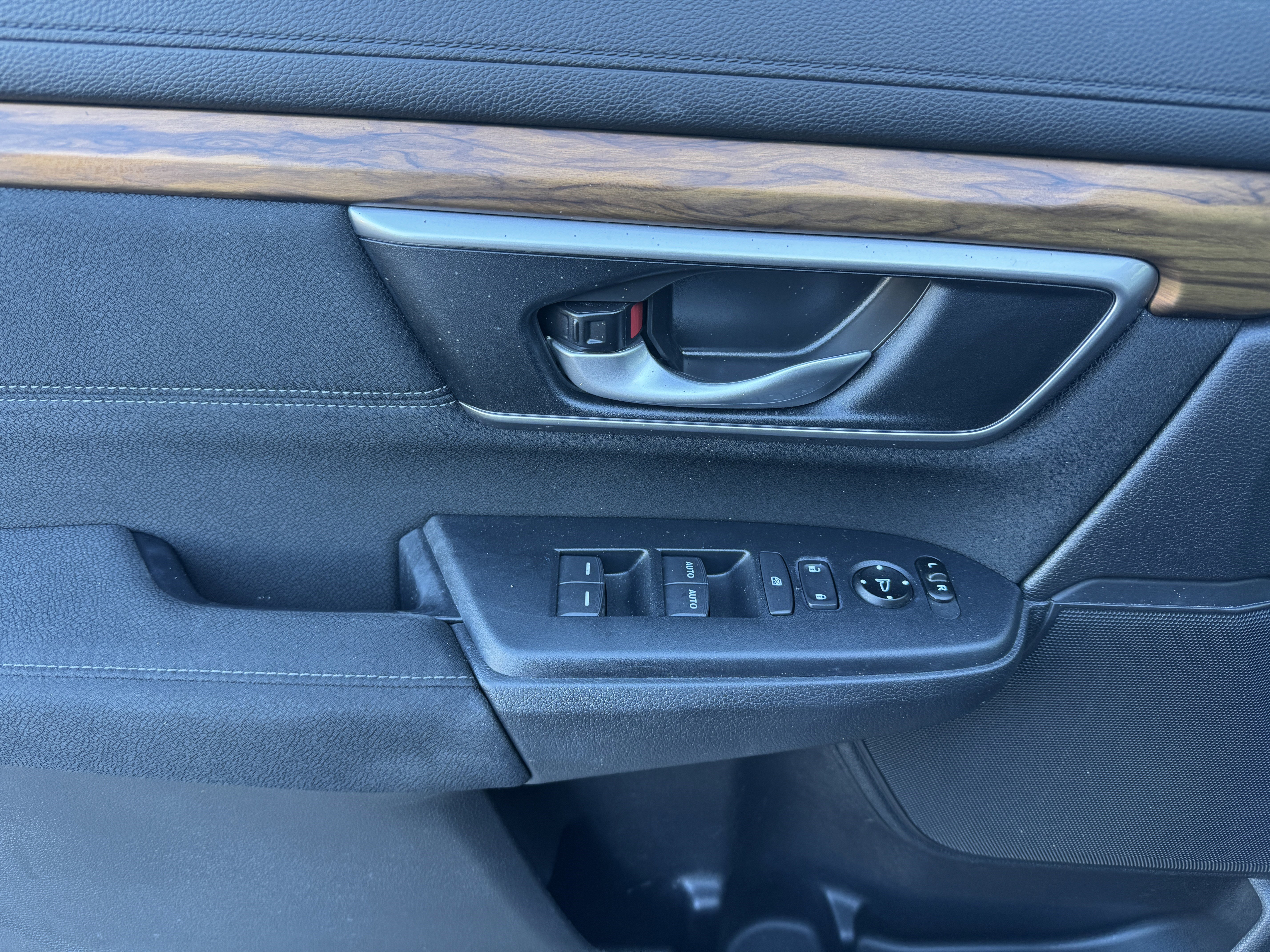 Used 2019 Honda CR-V EX image 9