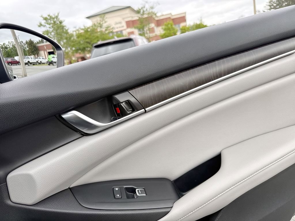Used 2019 Honda Accord EX image 28