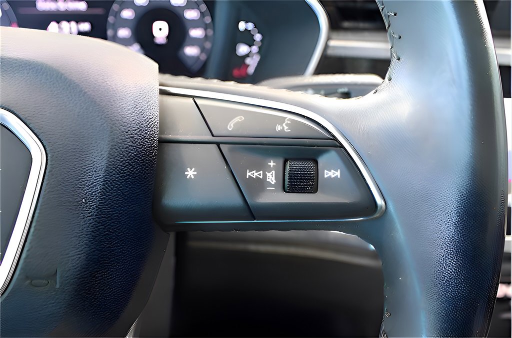 Used 2020 Audi Q3 2.0T Premium w/ Convenience Package image 23