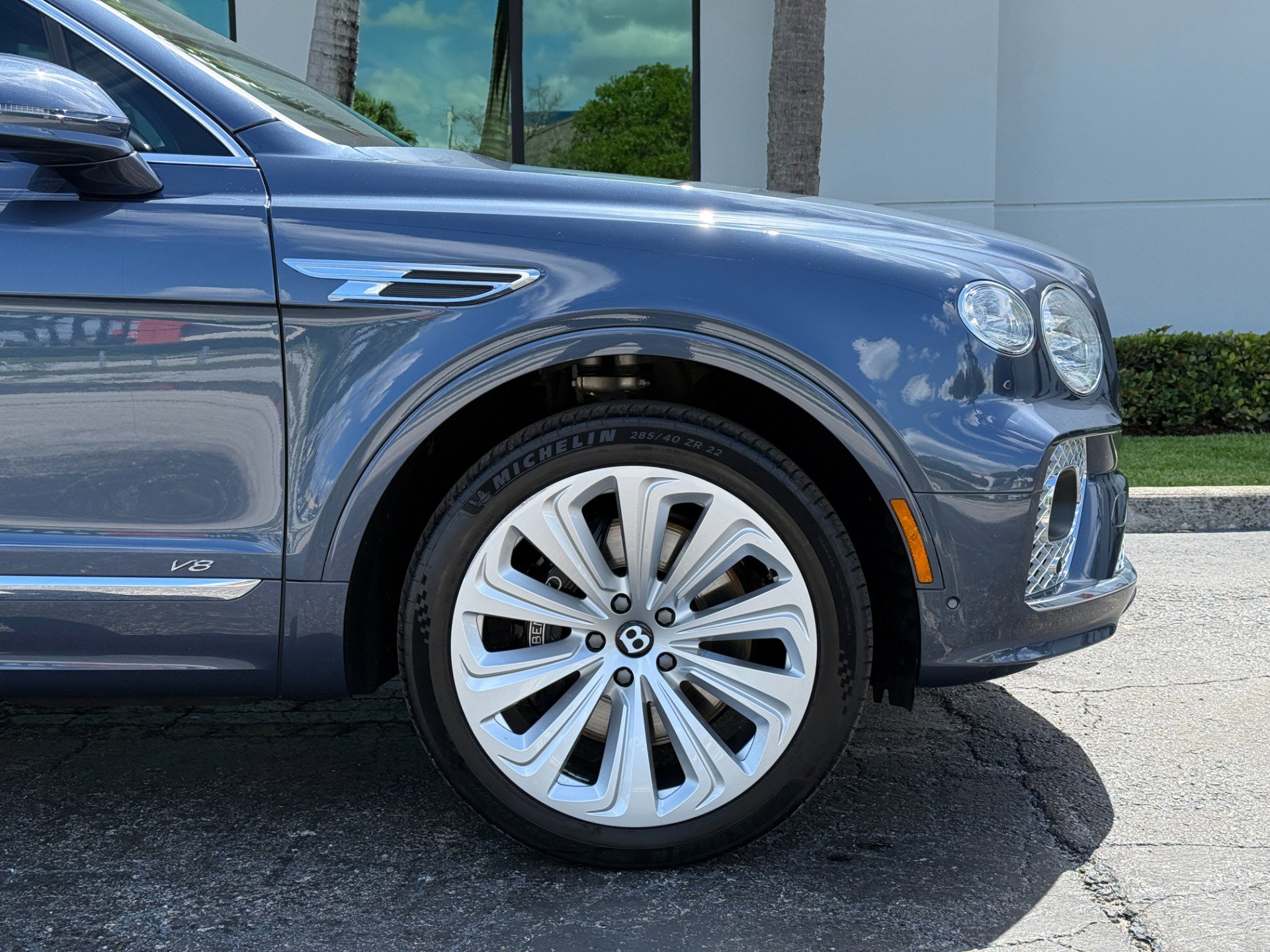 Used 2021 Bentley Bentayga AWD/4WD image 4