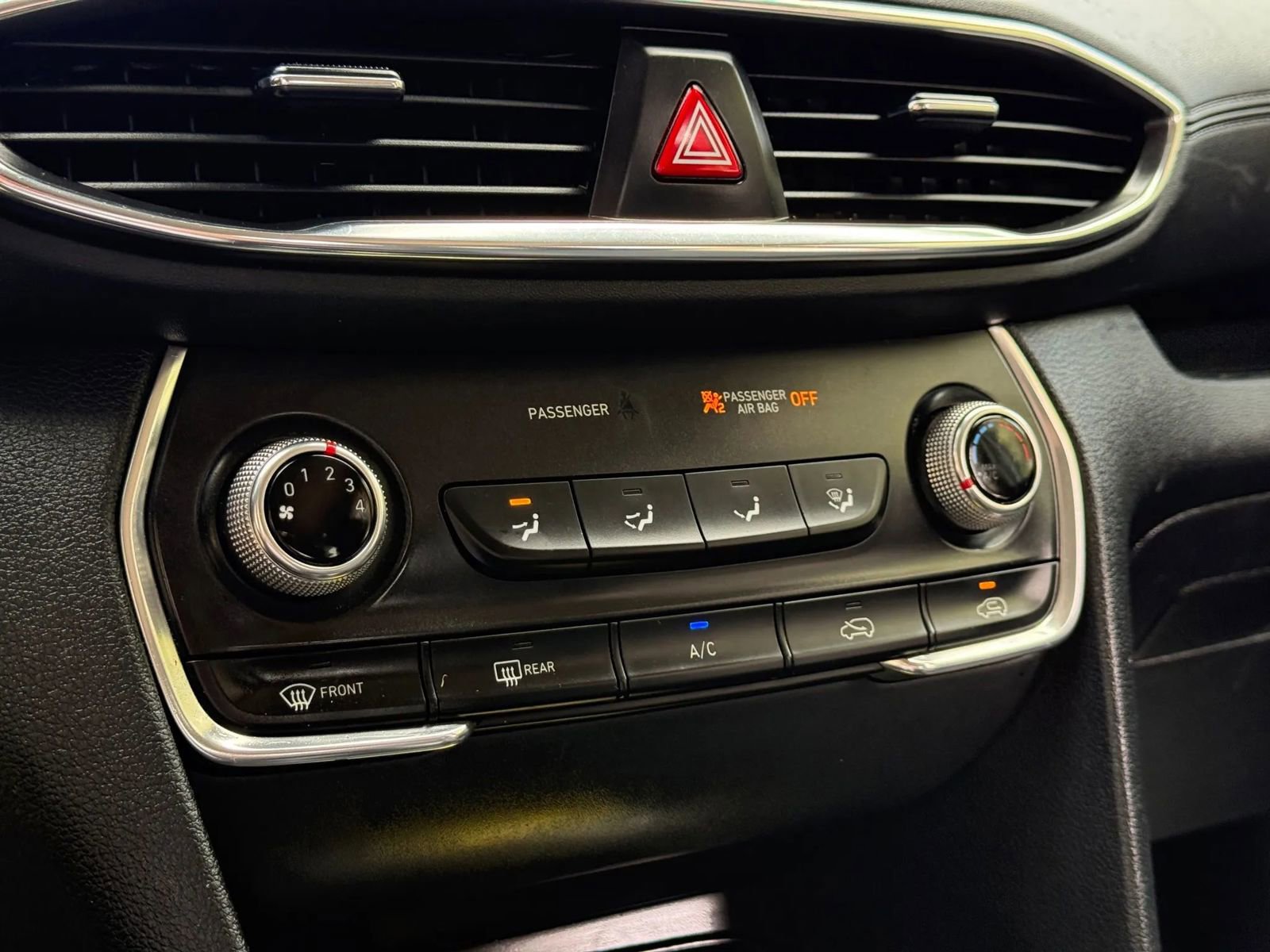 Used 2019 Hyundai Santa Fe SE image 23