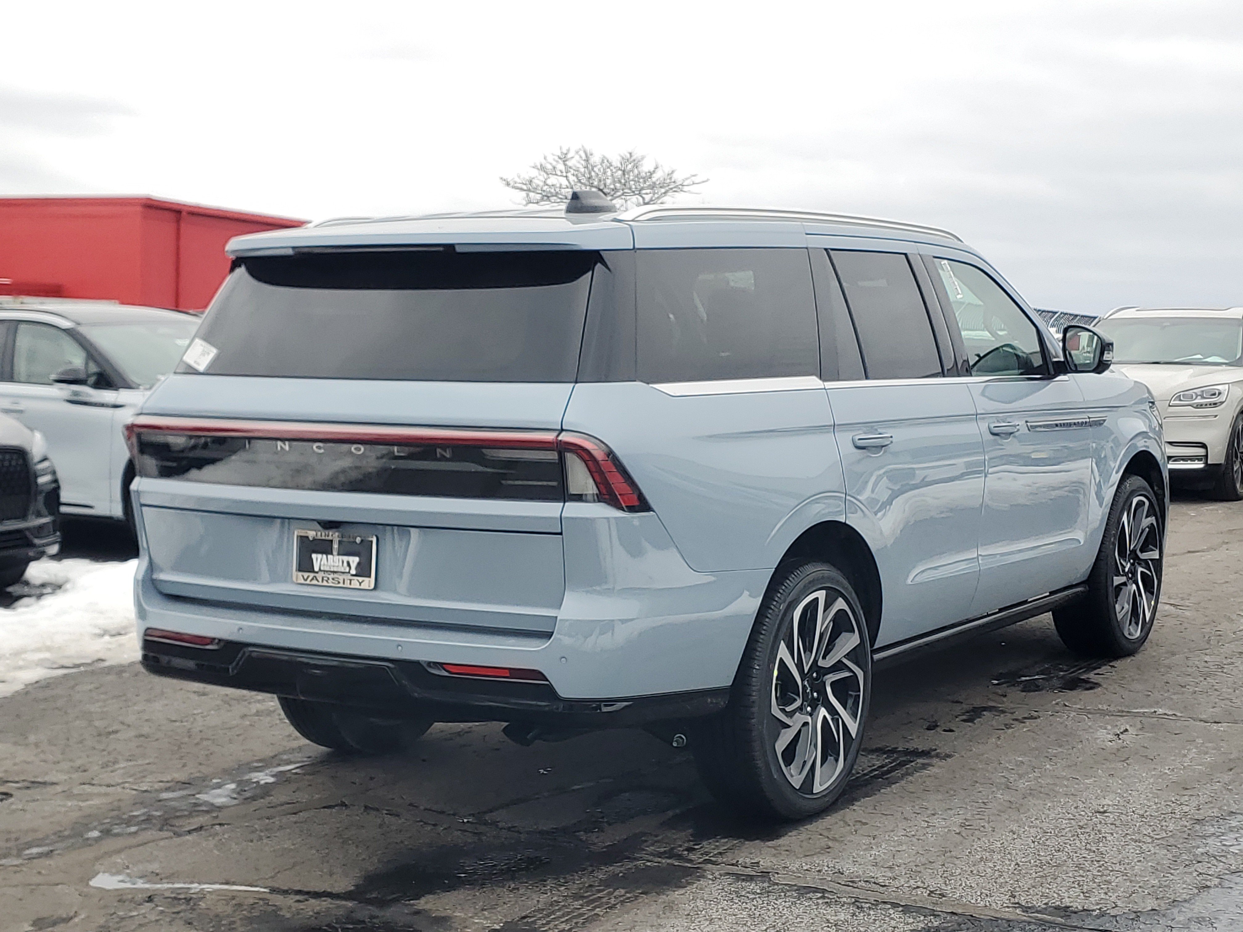 New 2026 Lincoln Navigator Reserve AWD/4WD image 4